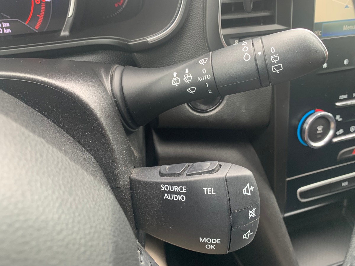 RENAULT Megane IV 100 chevaux | Limited | Caméra de recul | Régulateur de vitesse | GPS | Bluetooth