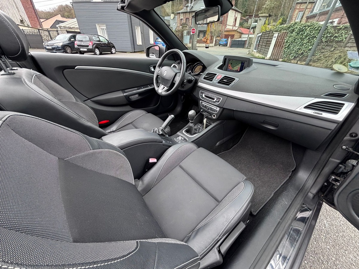 RENAULT Megane III CC 1.5 dCi 110 Dynamique - Révisé - Garantie