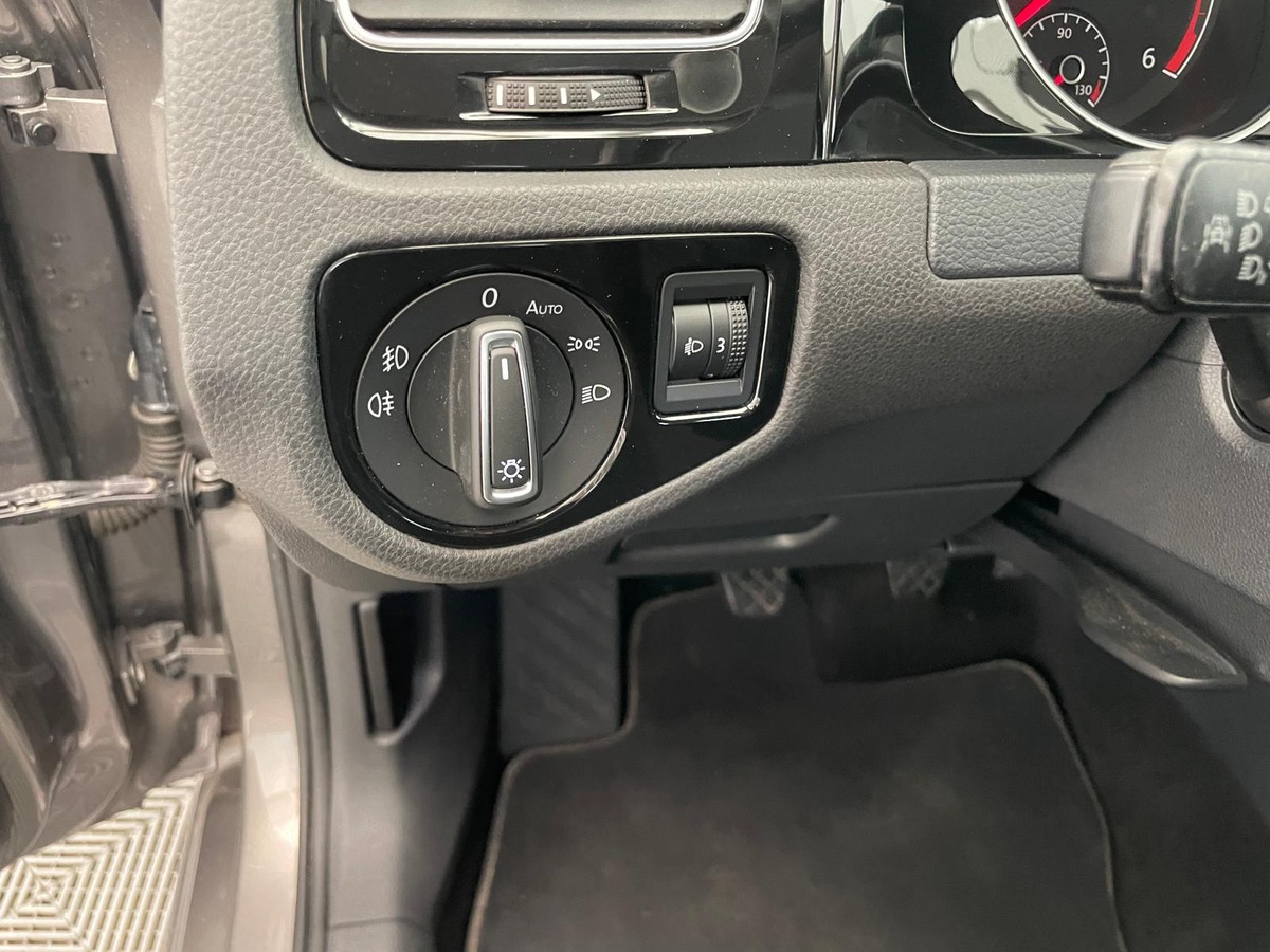 Volkswagen Golf 1.6 TDI  110  CARAT