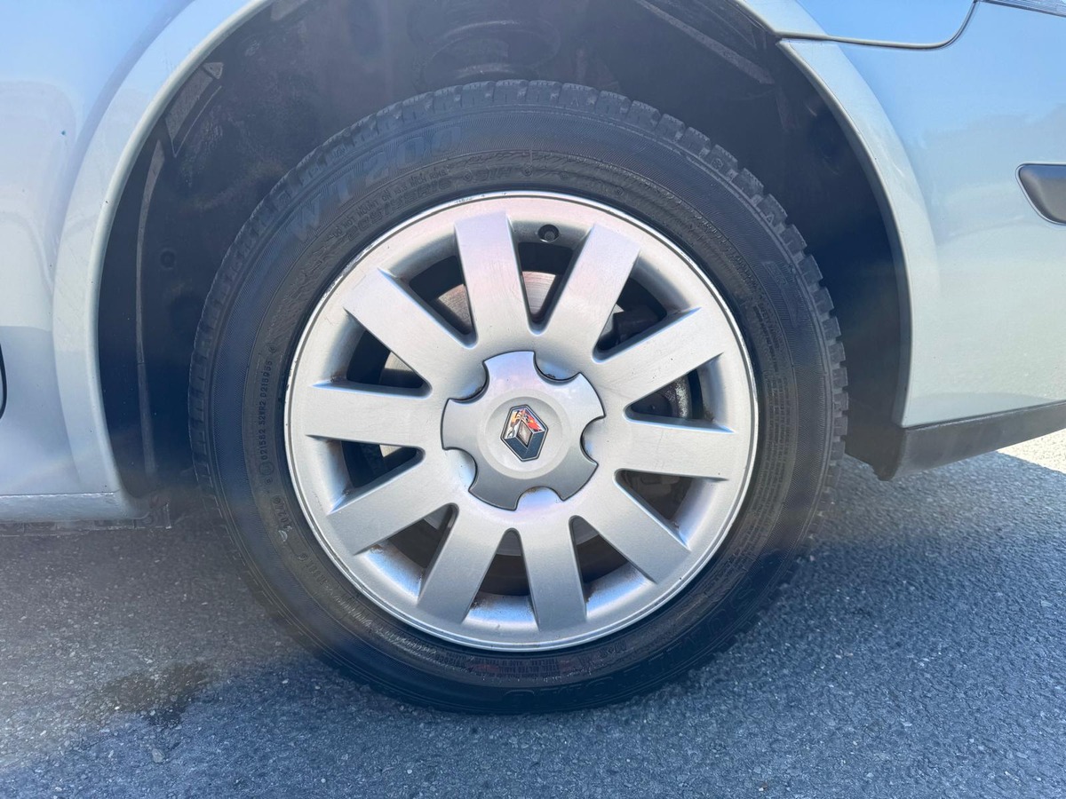 RENAULT Laguna 2.0 IDE 140 - BREAK PRIVILEGE - DISTRIBUTION NEUVE - GARANTIE