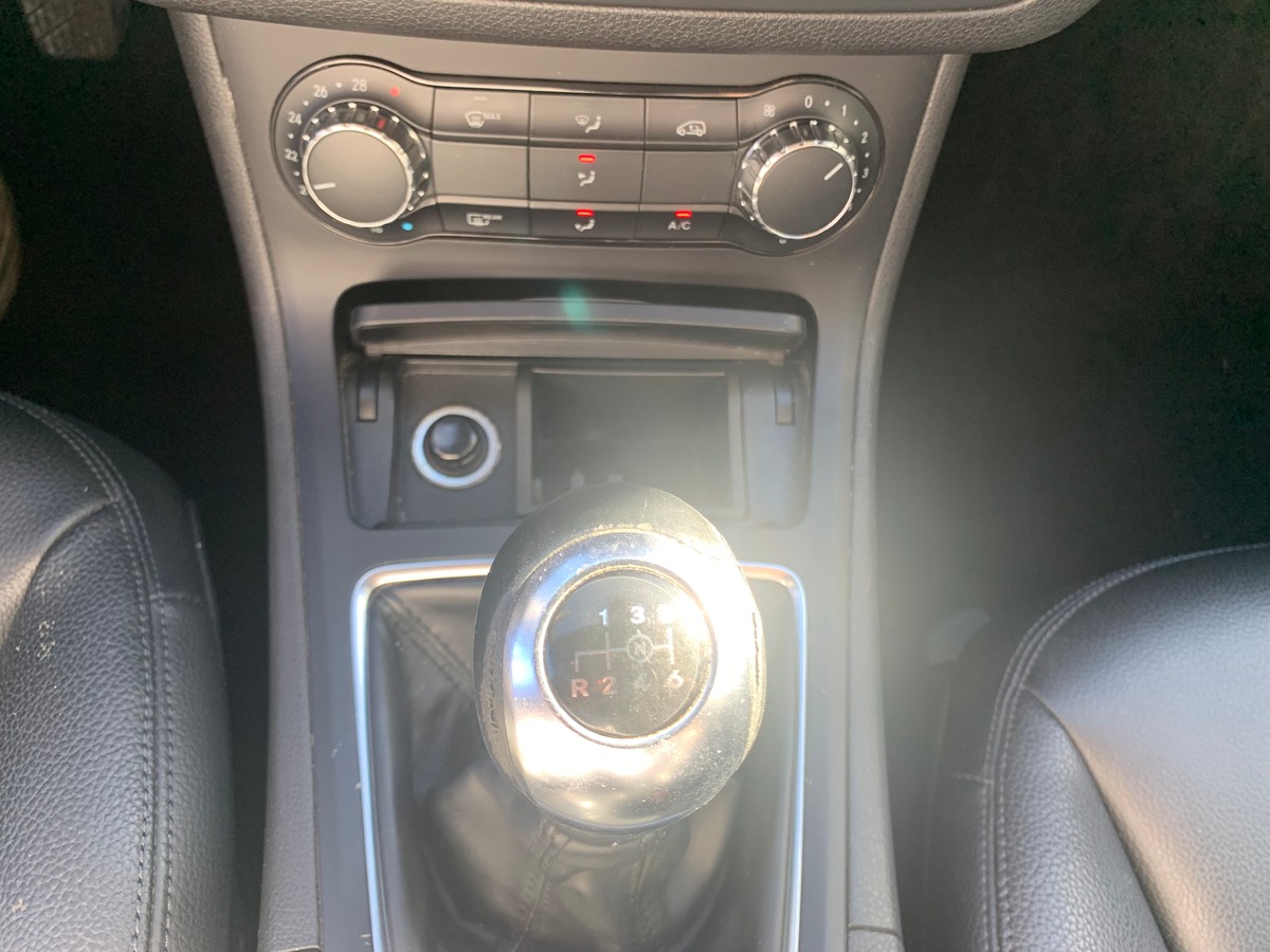 Mercedes-Benz Classe B 136 | Design | Toit ouvrant panoramique | Caméra | Cuir | Régulateur vitesse