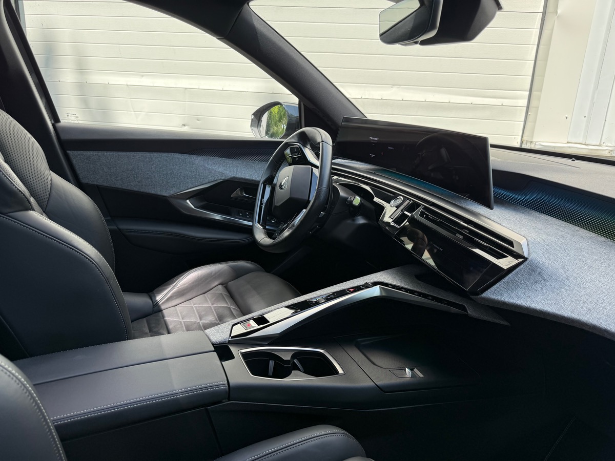 Peugeot 3008 Electrique 210 GT FULL OPTION Toit Ouvrant/Focal/S.Cuir Mass.Ventilés (E-3008)