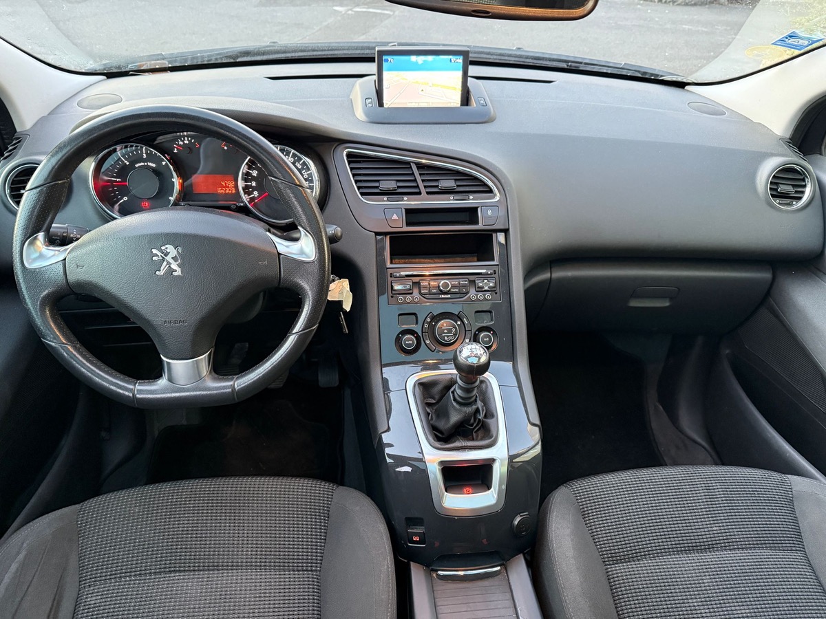 Peugeot 5008 1.6 HDI 115 CV S&S 7 place styles en 4XCBL