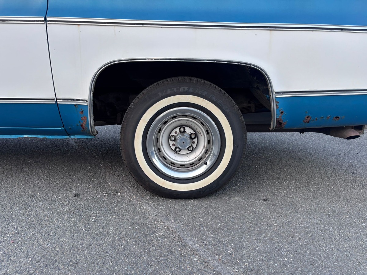 Chevrolet Suburban 7.4 V8 454 (C/R) - Français - CG Collection