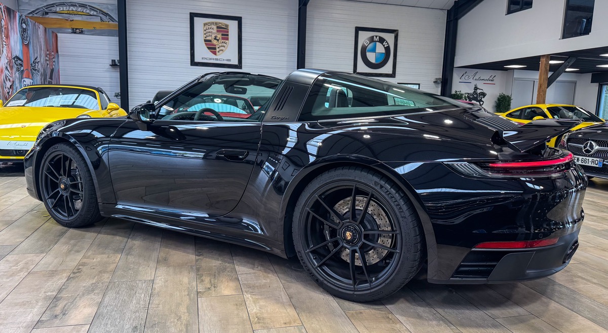Porsche 911 992 TARGA 4 GTS