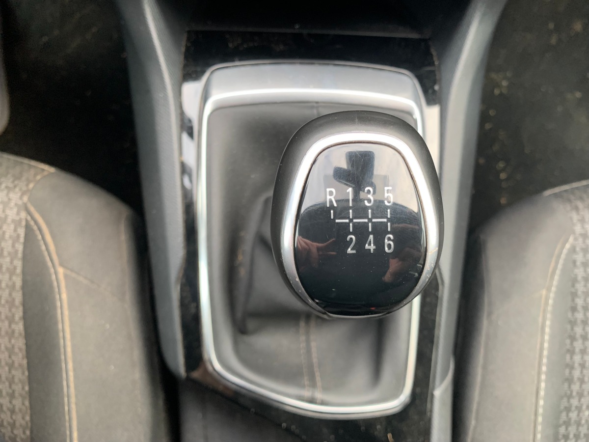 Peugeot 308 100 ch | Pack Attelage | Régulateur vitesse | Jantes Alu | Radar stationnement arriére