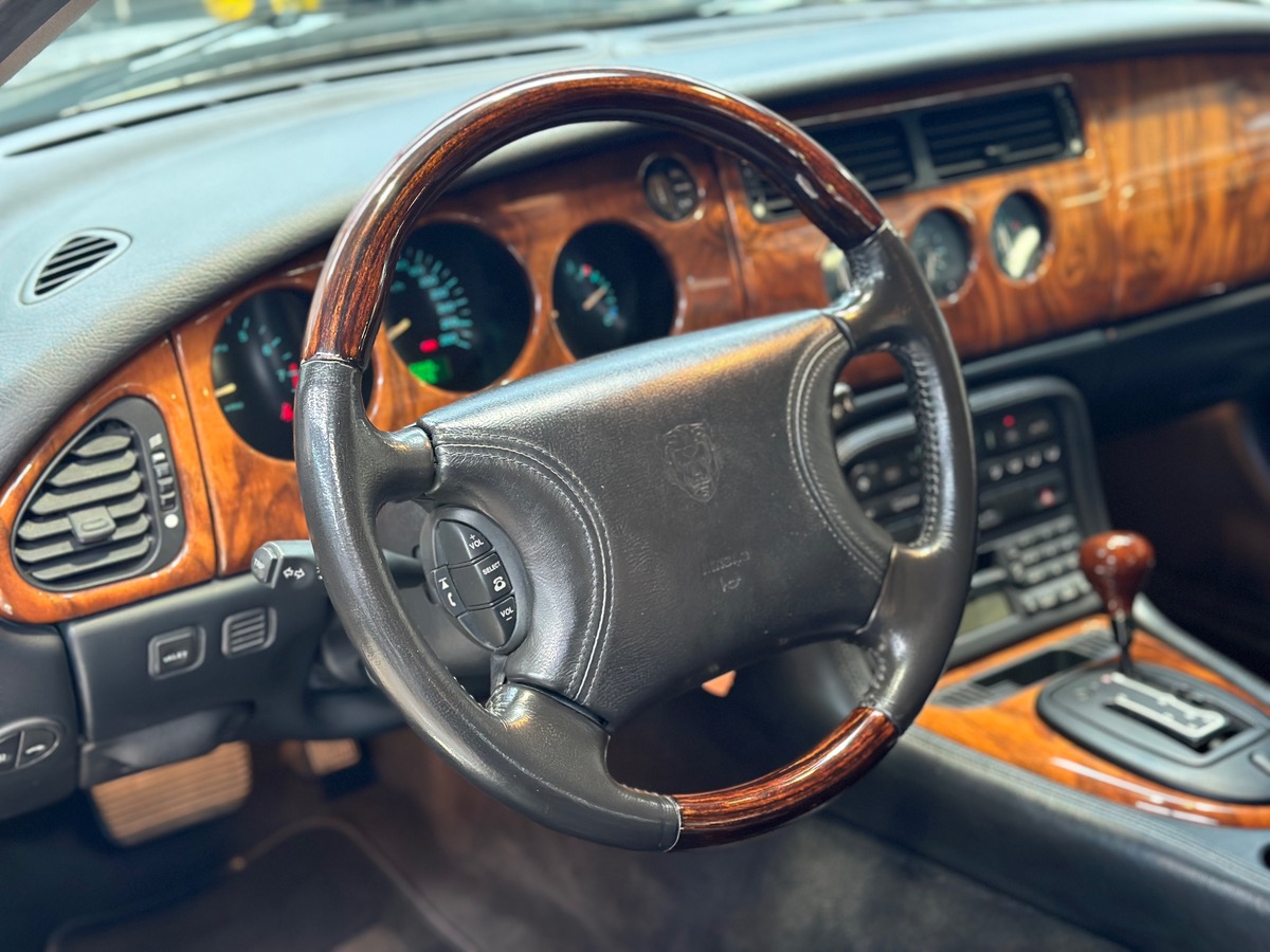 Jaguar XK8 Coupe 4.0l V8