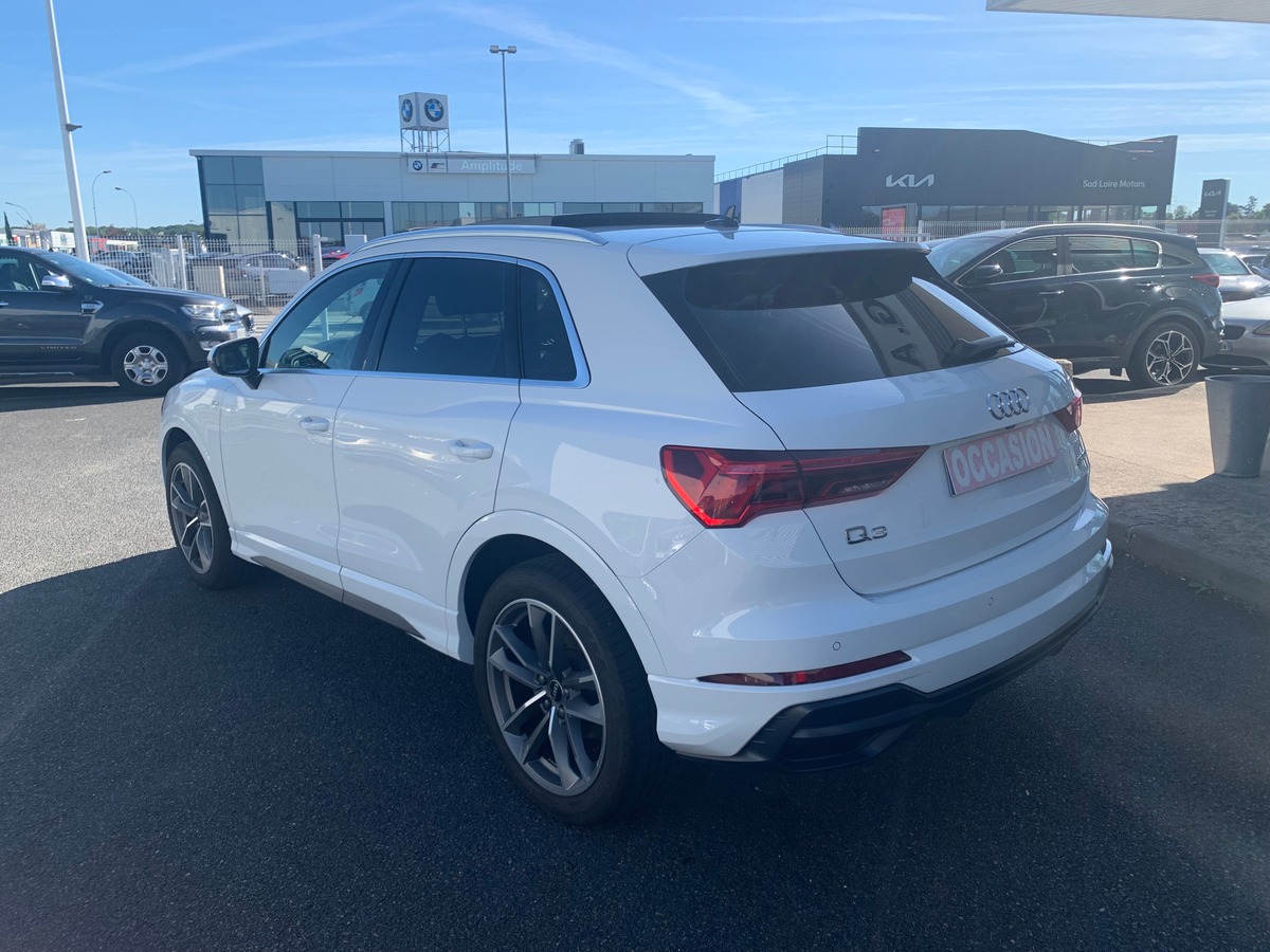 Audi Q3 150 ch | S line | Toit ouvrant | Caméra de recul | Apple car play | Attelage | Régulateur
