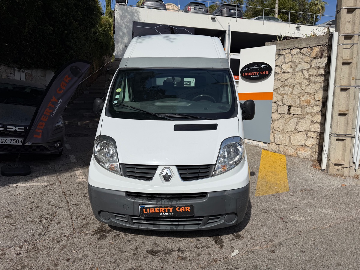RENAULT Trafic 2.0 dCi 115 CV Fourgon Phase 2 L1H1 / Clim / Radar