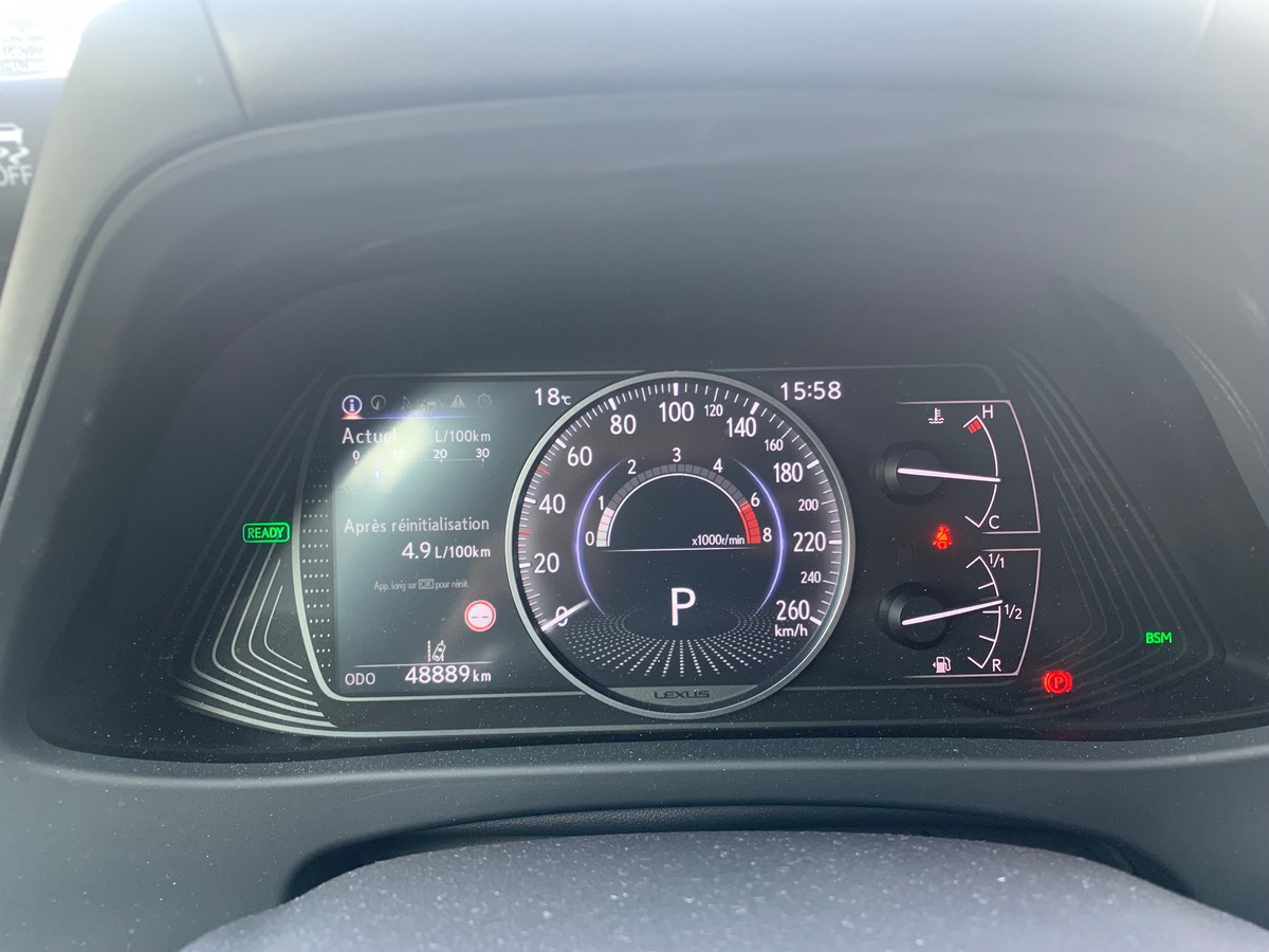 Lexus UX 250 | 185 ch | Luxe Techno | Contrôle angles morts | Caméra recul | Hayon électrique