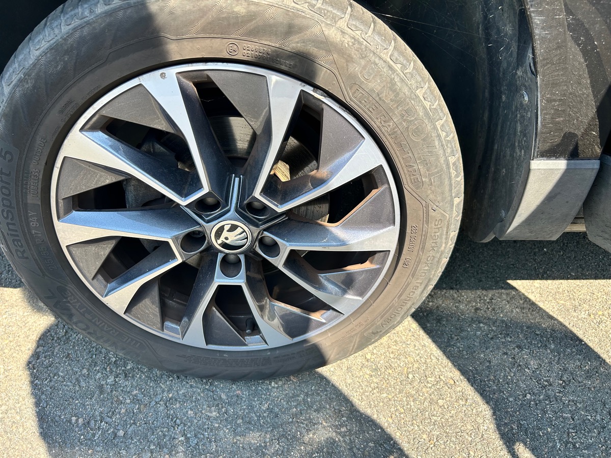 Skoda Karoq DRIVE | Système d'accès, démarrage sans clé | Caméra de recul | Phares avant LED