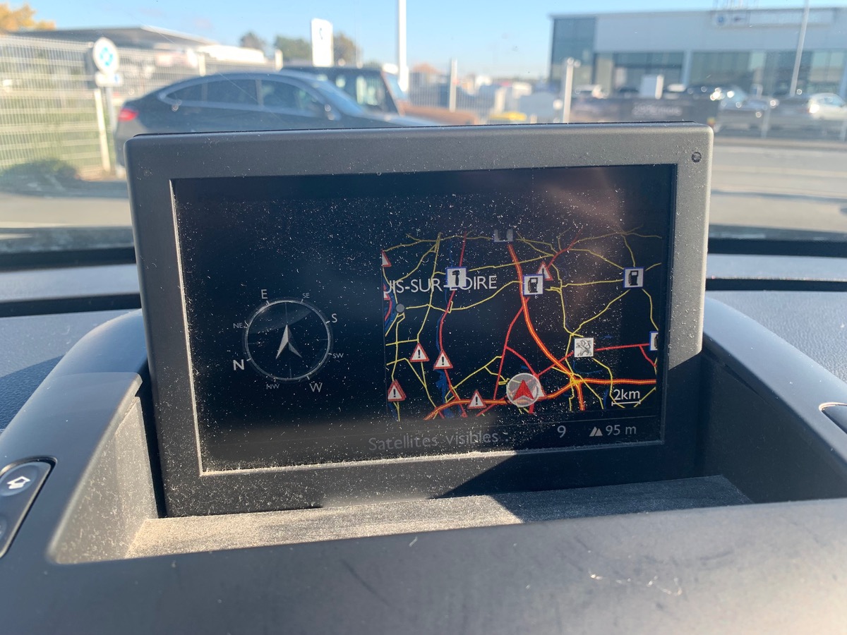 Peugeot 3008 115 ch | ACTIVE | GPS | Radar stationnement arriére | Toit Panoramique | Bluetooth