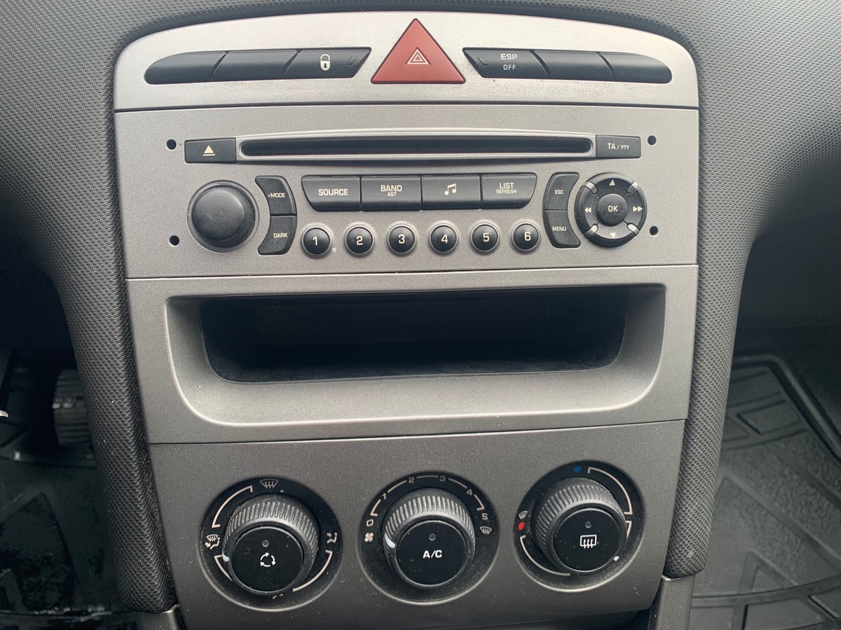 Peugeot 308 120 ch | Rétroviseurs électriques | Climatisation | Sièges rang 2 rabattables à plat