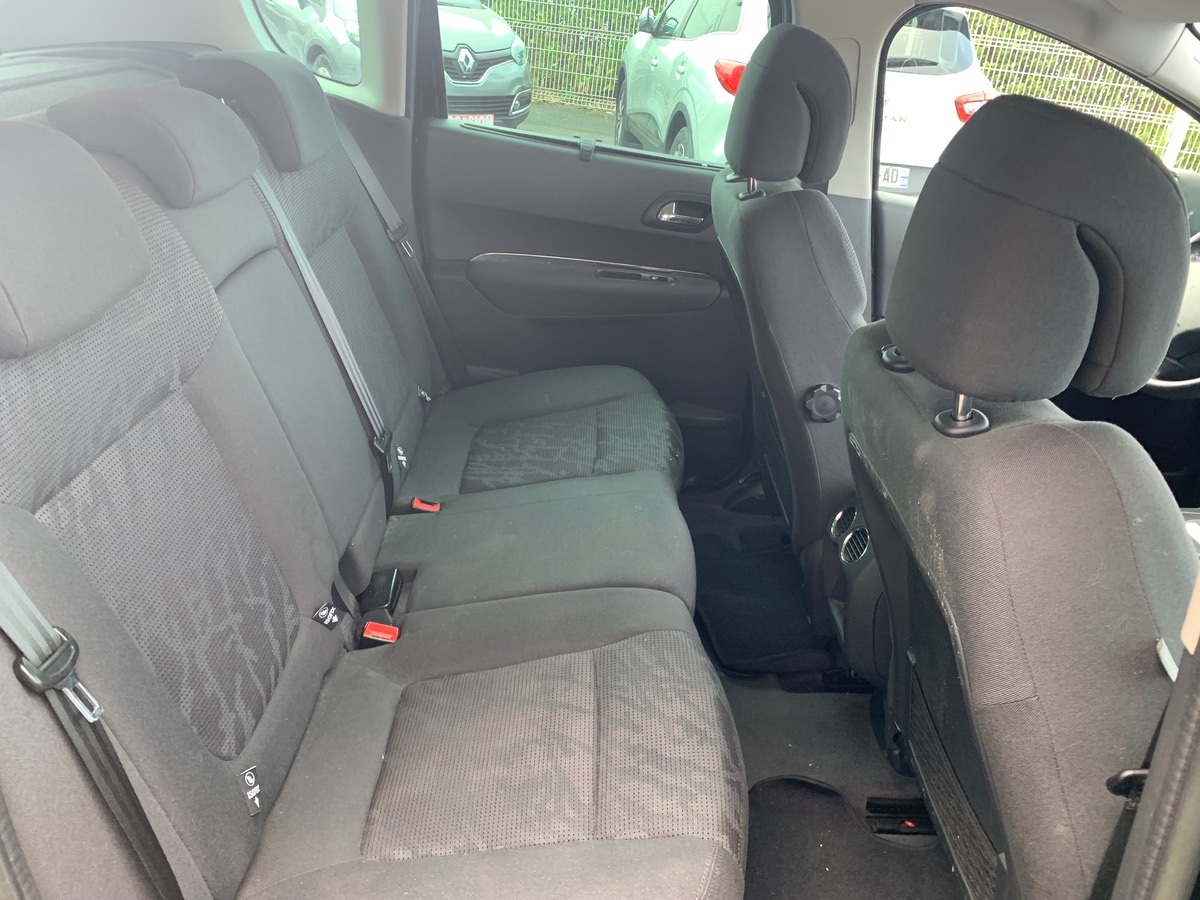 Peugeot 3008 115 ch | GPS | Bluetooth | Régulateur de vitesse | Sièges rang 2 rabattables à plat