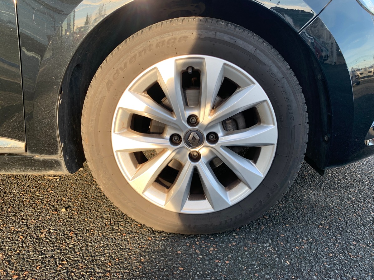 RENAULT Clio V 100 ch | Intens | GPS | Radars de stationnement | Roue de secours | Jantes Alu