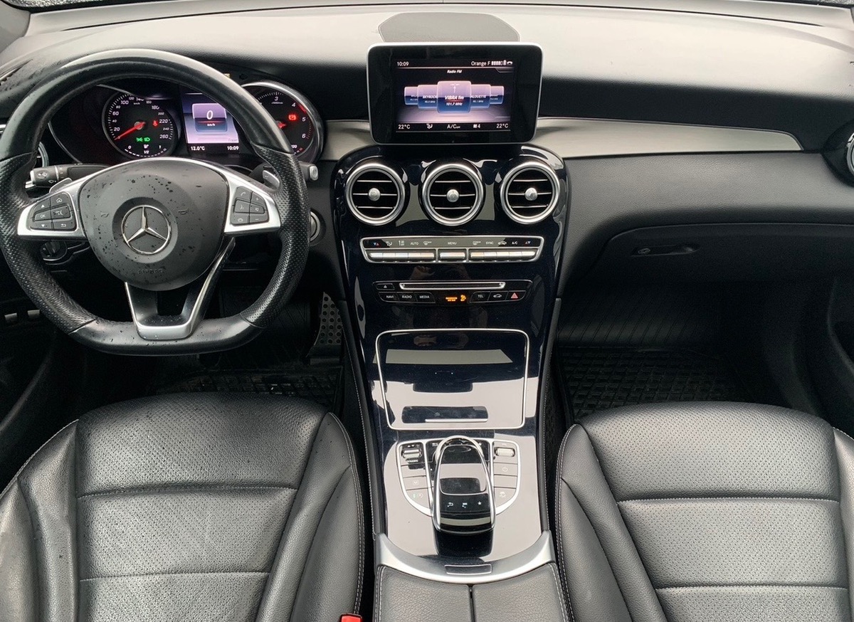 Mercedes-Benz GLC Coupé 204 | 250 4MATIC | Toit Panoramique | Caméra Recul | Attelage électrique
