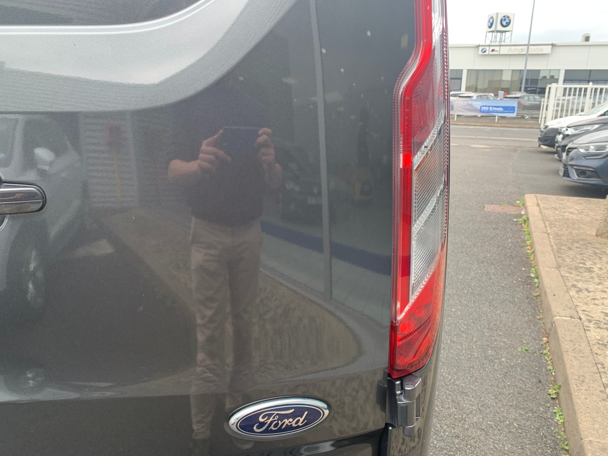 Ford TRANSIT CUSTOM 130 ch | L1H1 Trend Business | 3 Places | Caméra recul | Attelage | Roue secours