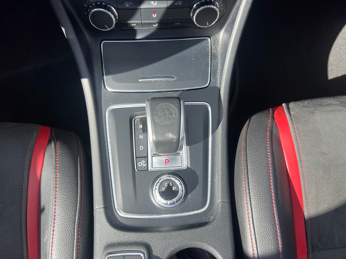 Mercedes-Benz CLA 45 AMG 381cv  4MATIC, SUIVI COMPLET MERCEDES, SIEGES CHAUFFANTS, HARMAN KARDON