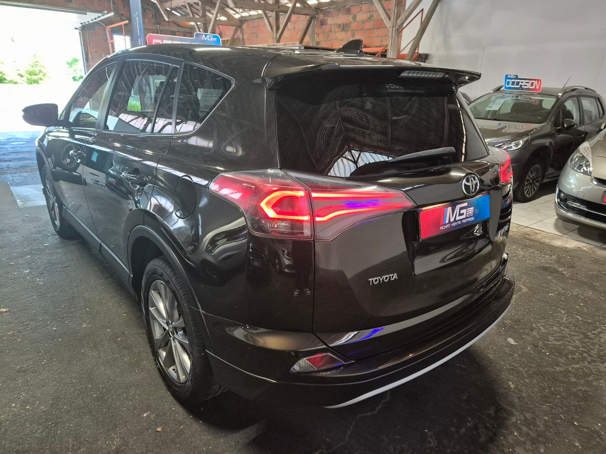 Toyota RAV4 2.0 D4D 2WD 143CV PACK LOUNGE Bien équipé (en préparation)