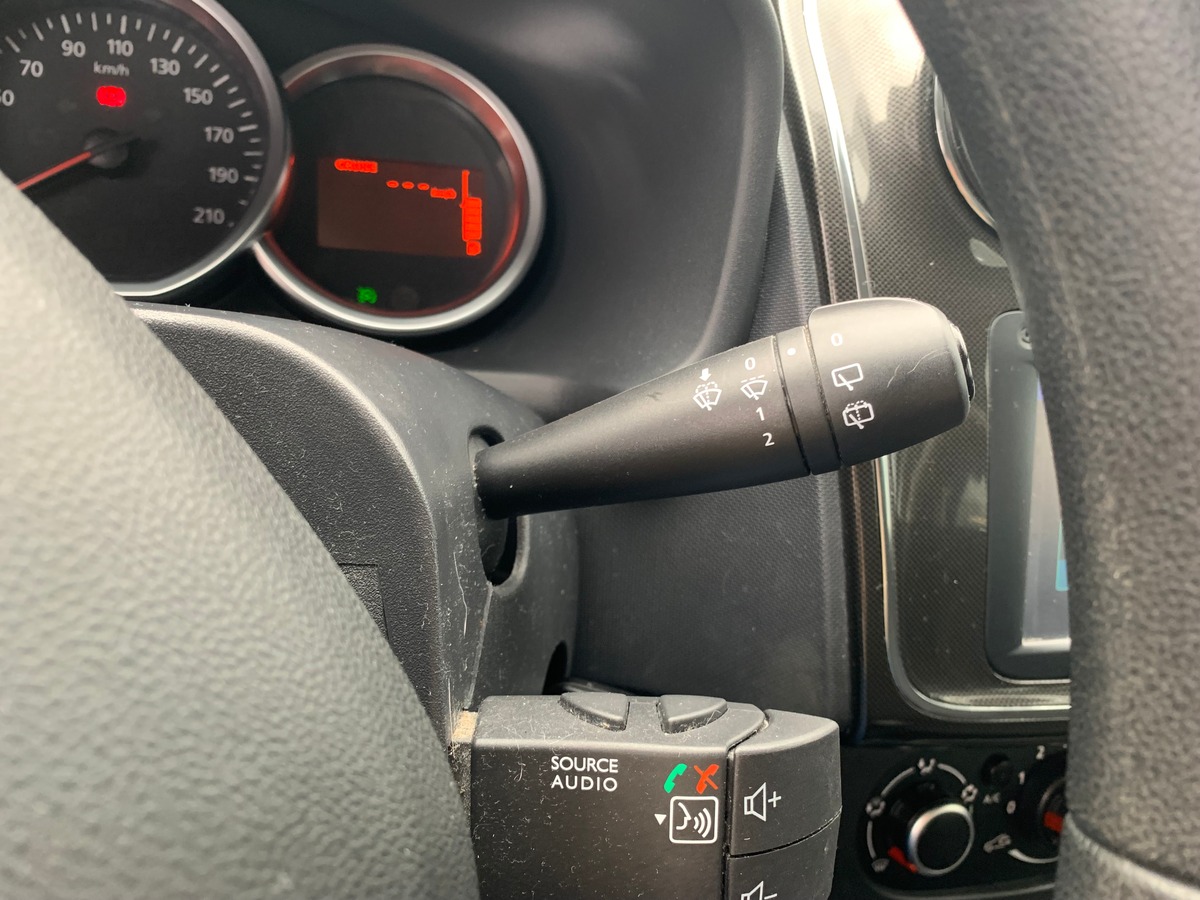 Dacia Sandero 90 ch | Lauréate | Phase 2 | GPS | Régulateur de vitesse | Climatisation | Bluetooth