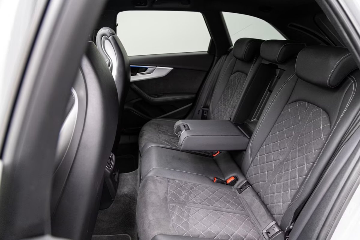 Audi RS4 V 2.9 V6 TFSI 450ch quattro tiptronic 8