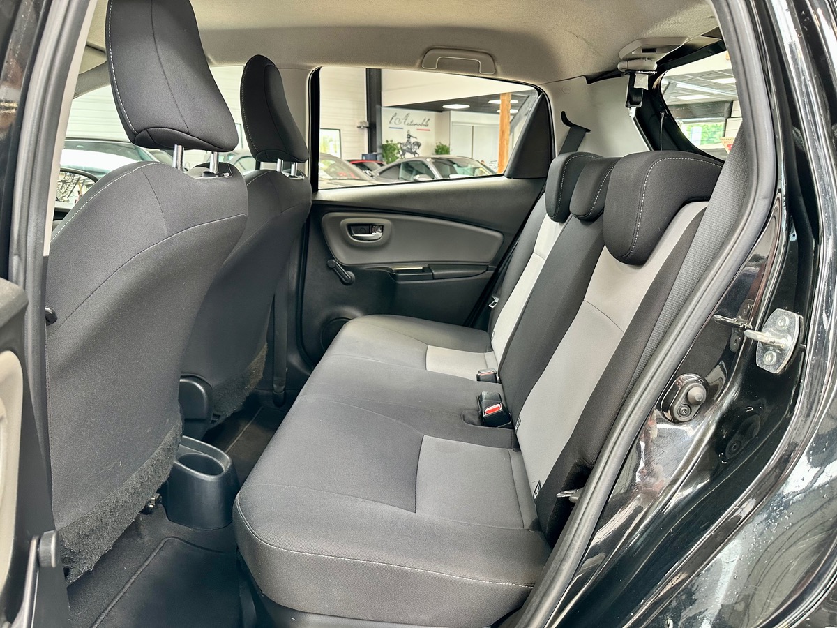 Toyota Yaris III (2) Hybrid 100H Dynamic 5P BVA a