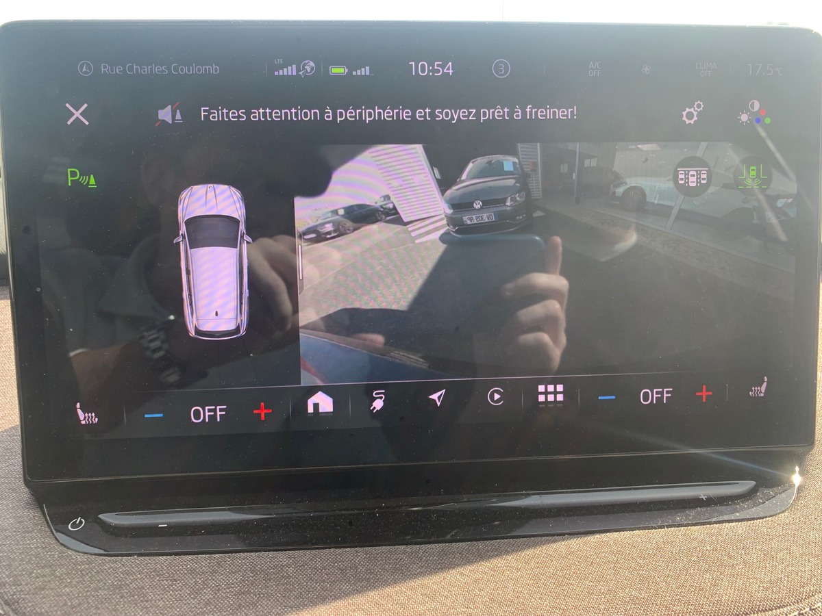 Skoda Enyaq 180 chevaux | iV60 | Apple car Play | Régulateur vitesse adaptatif | Siéges chauffants