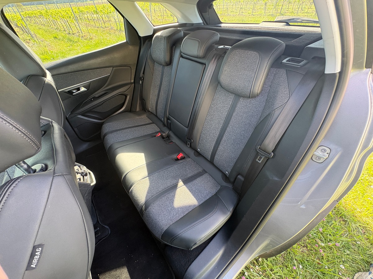 Peugeot 3008 1.5 bhdi - 130CV - ALLURE