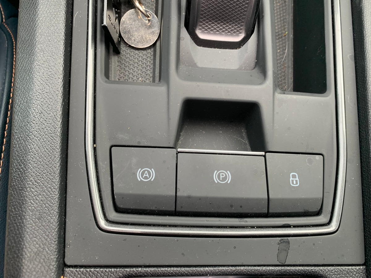 Cupra FORMENTOR E-HYBRID 204 | Business Edition | Cuir | Apple Car Play | Toit ouvrant panoramique