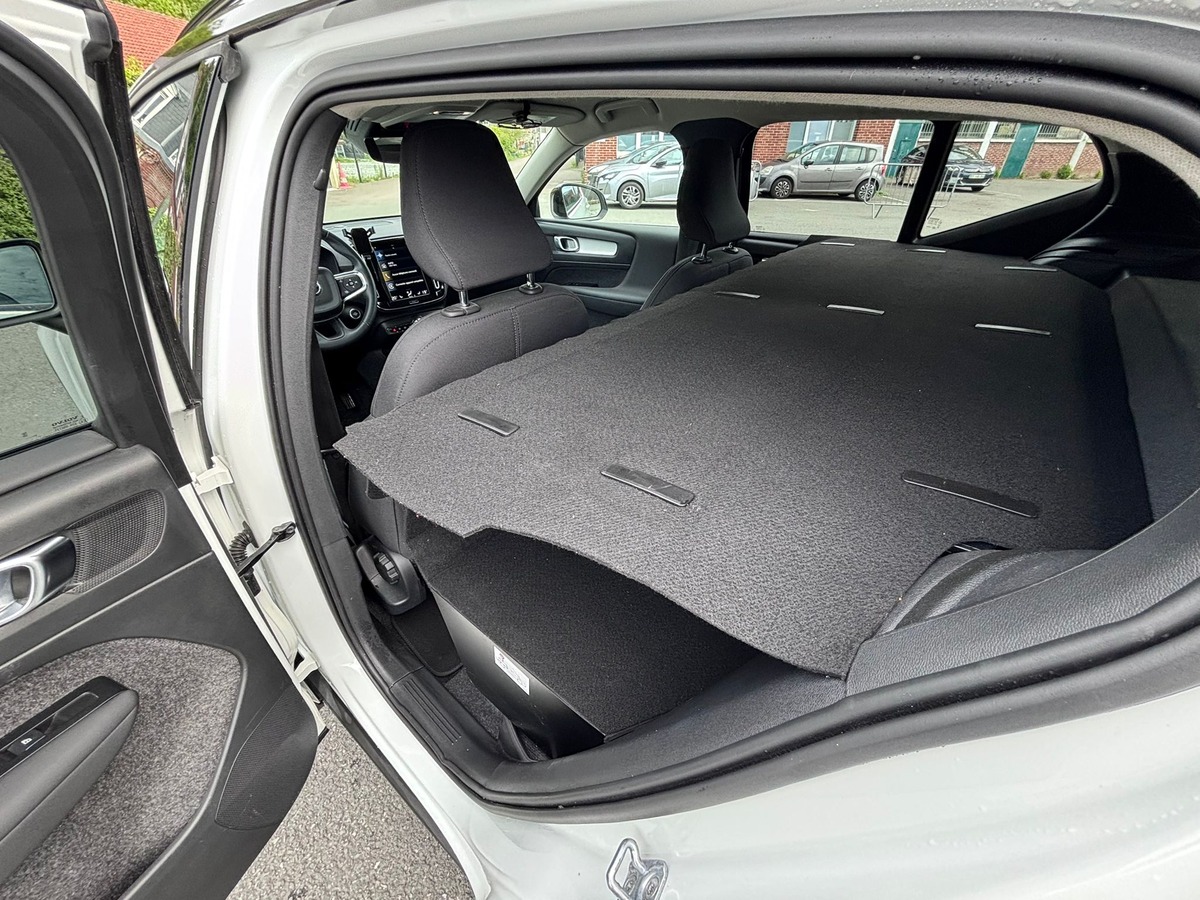 Volvo XC40 2.0 T6 HYBRID - TVA RECUPERABLE - Attelage électrique