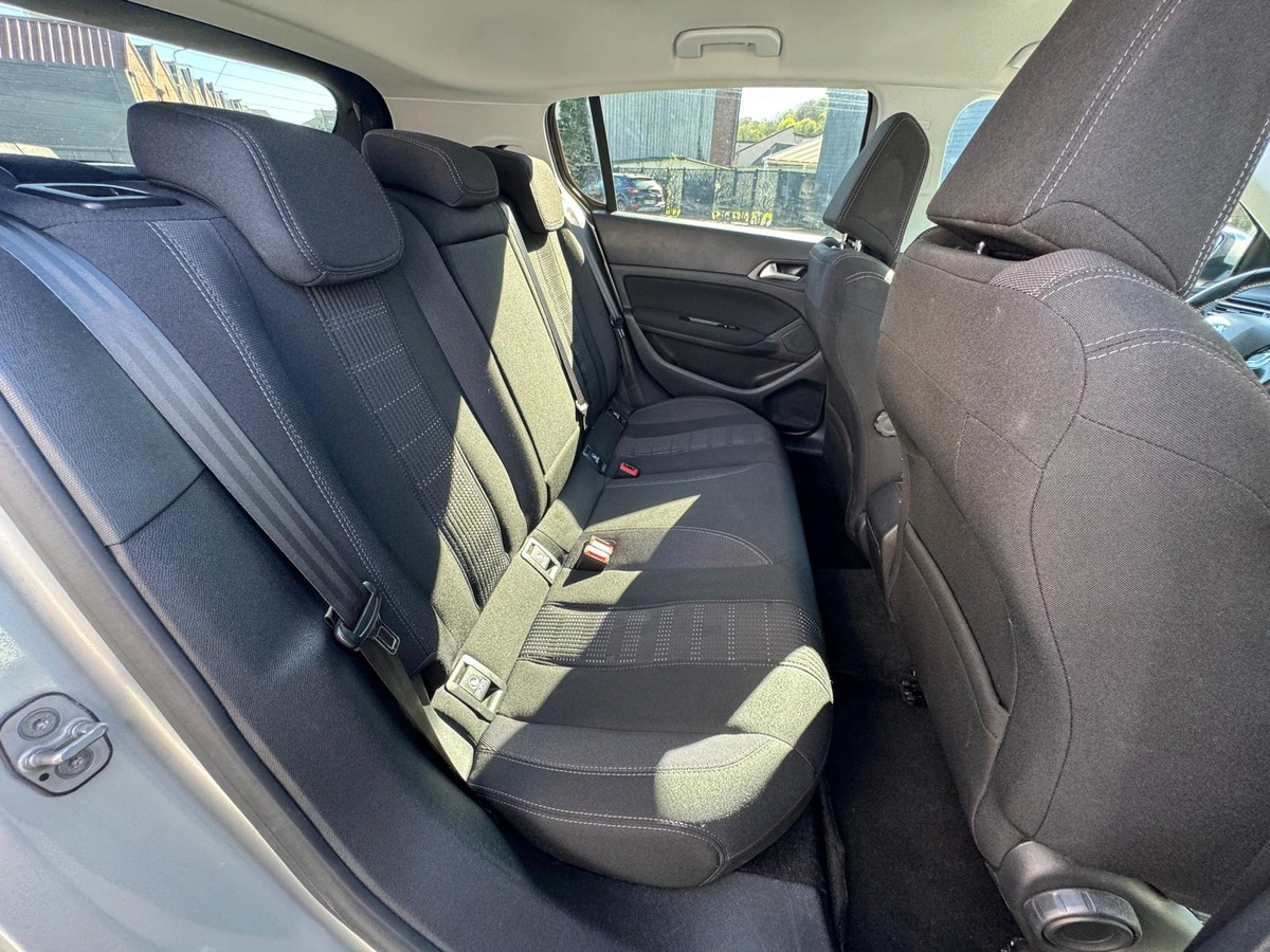 Peugeot 308 1.6 Blue-Hdi 120cv Allure - Garantie - première Main