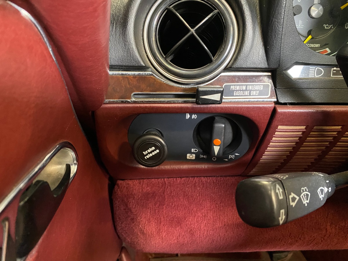 Mercedes-Benz Classe SL 560 v8 cabriolet w 107