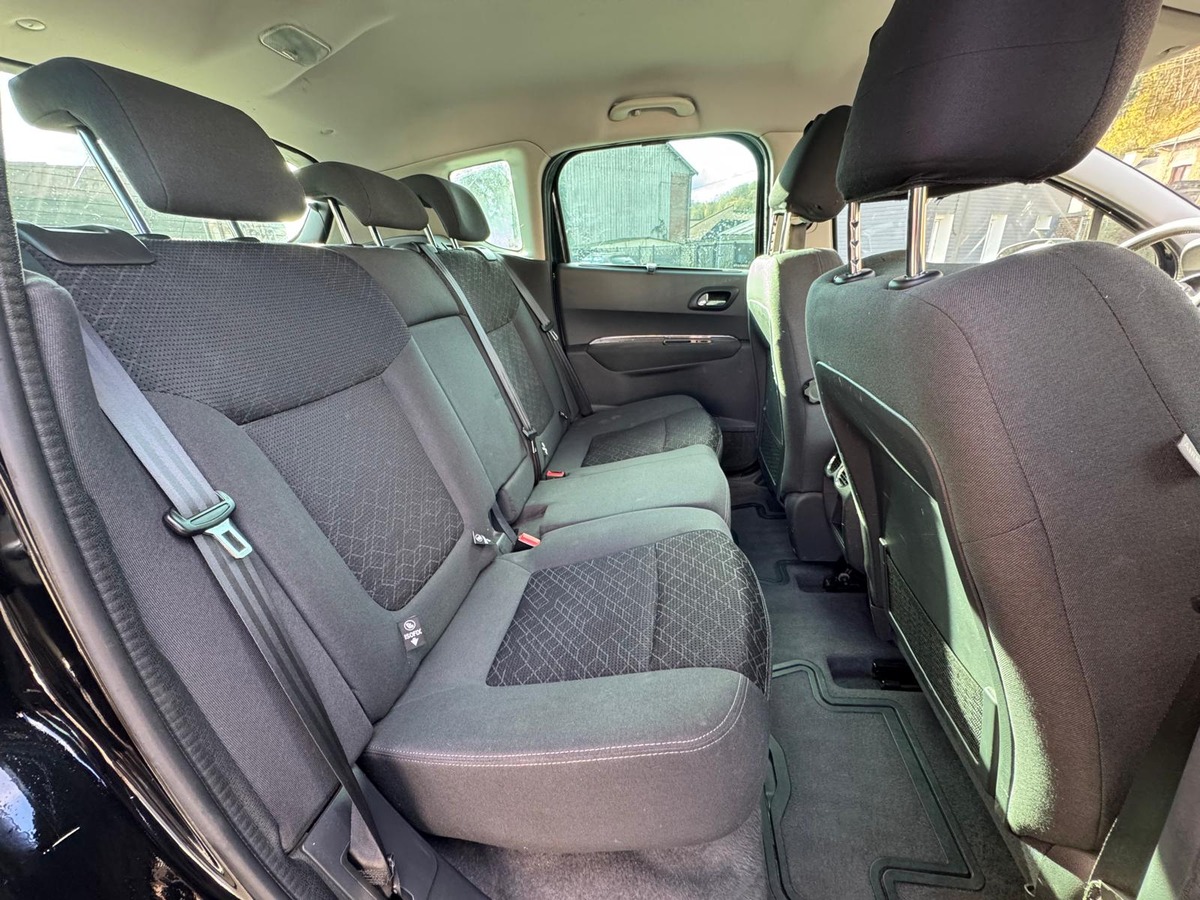 Peugeot 3008 phase 2 1.6 e-hdi 115cv Boite automatique Business Pack - garantie