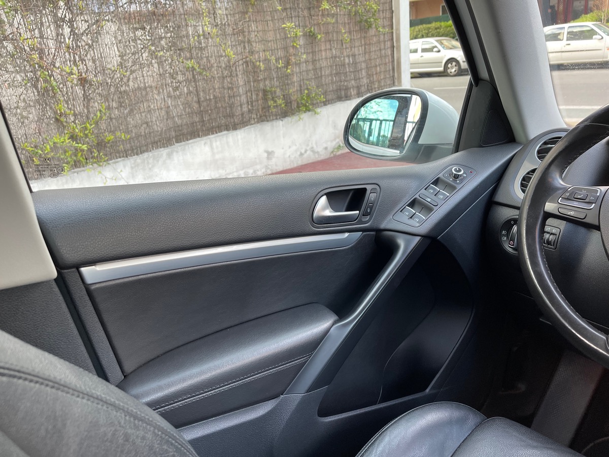 Volkswagen Tiguan 2.0tdi Phase 2 110CV CARAT/TOIT