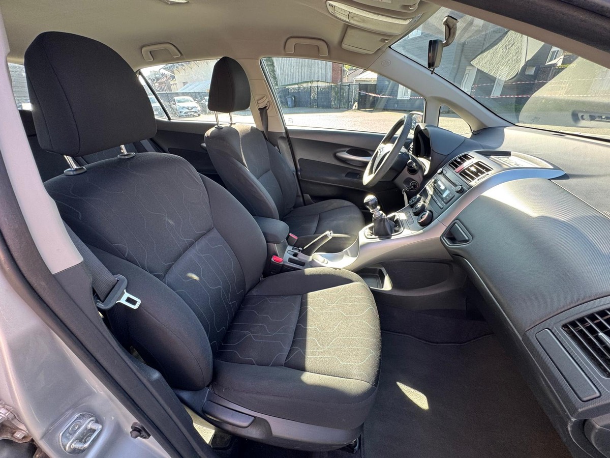 Toyota Auris 1.3 100cv Active - Garantie