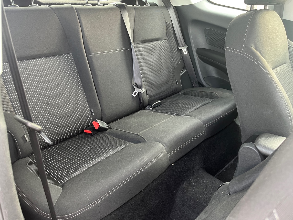 Peugeot 208 1.6 BlueHDI 100ch ALLURE 3P, Courroie de distribution OK, CarPlay, Caméra de recul, GPS