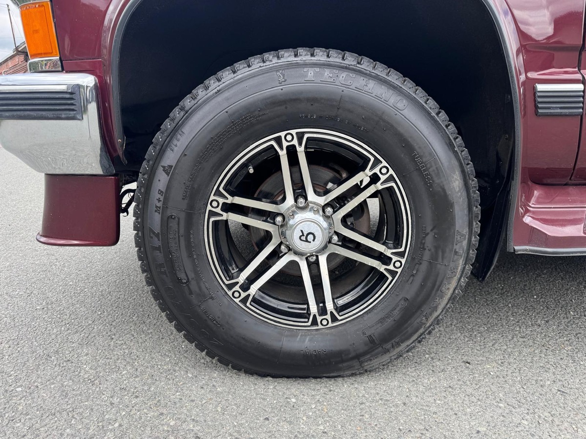 Chevrolet Suburban STARCRAFT 1500 5.7 V8 250cv 7 places