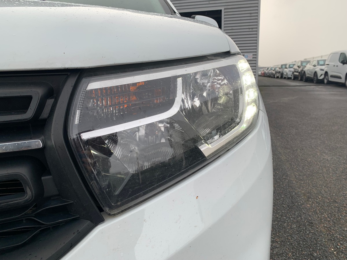 Dacia Sandero 90 ch | Lauréate | Phase 2 | GPS | Régulateur de vitesse | Climatisation | Bluetooth