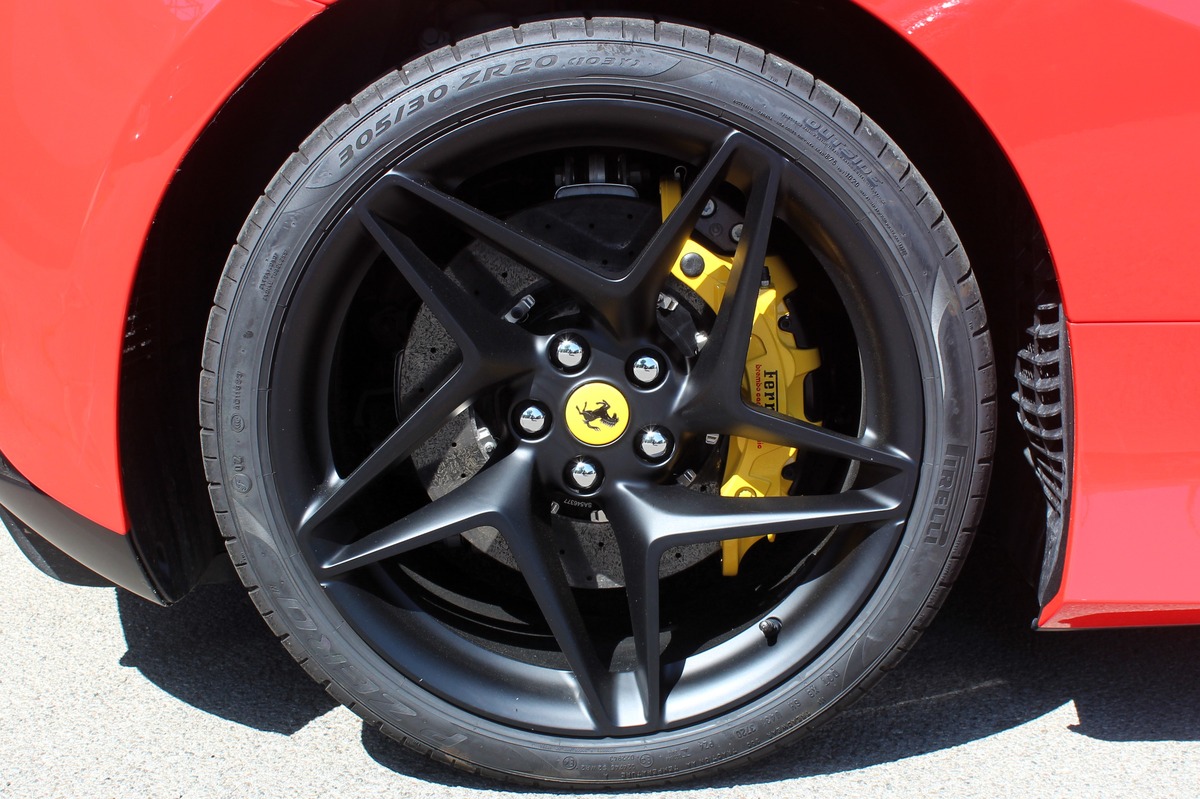 Ferrari F8 Tributo COUPE 3.9 DCT V8 BiTurbo 720 ch 1ère MAIN  ROSSO SCUDERIA - ORIGINE FRANCE