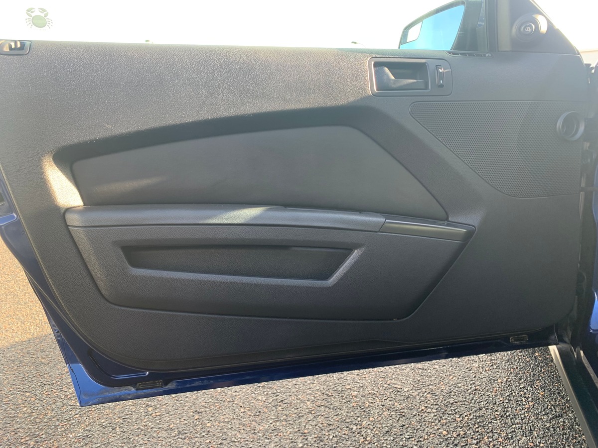 Ford Mustang 304 chevaux | V6 3.7L | Intérieur CUIR | Couleur Bleu Kona | Boite manuelle 6 vitesses