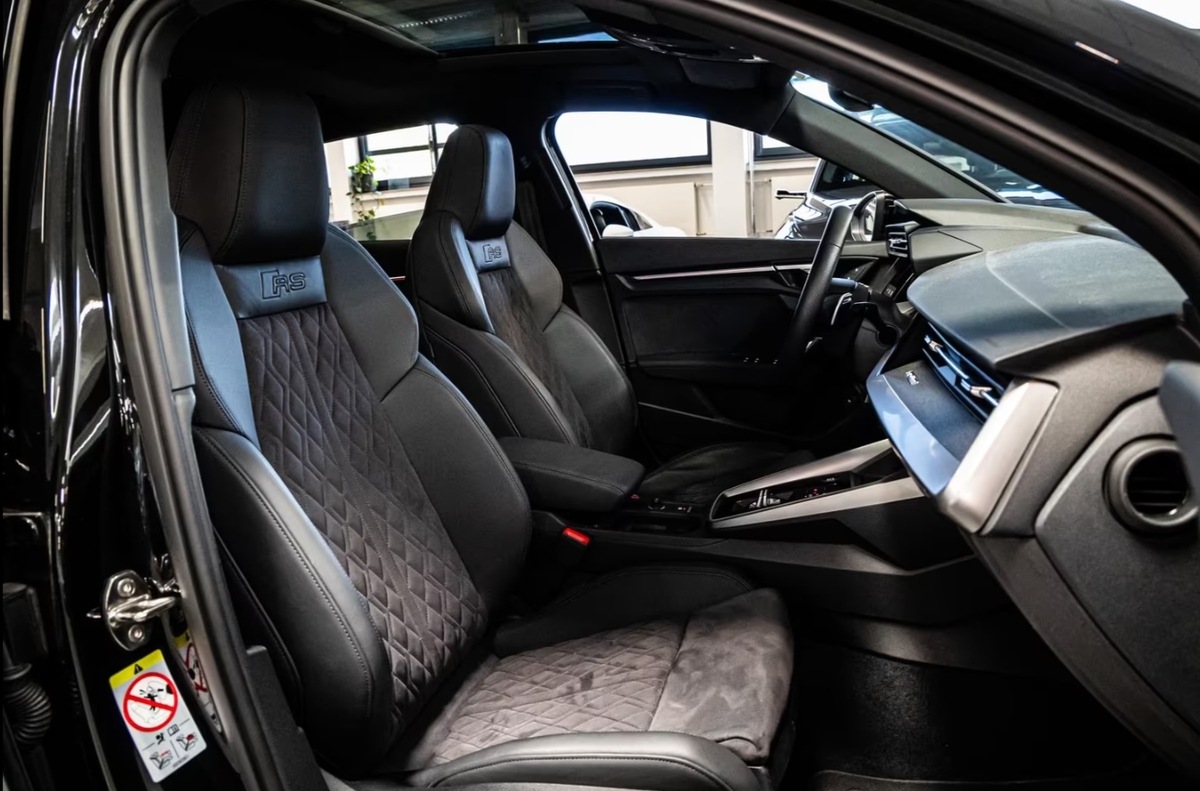 Audi RS3 Sportback IV 2.5 TFSI 400ch quattro S tronic 7 Bang&Olufsen Toit ouvrant Freins céramique
