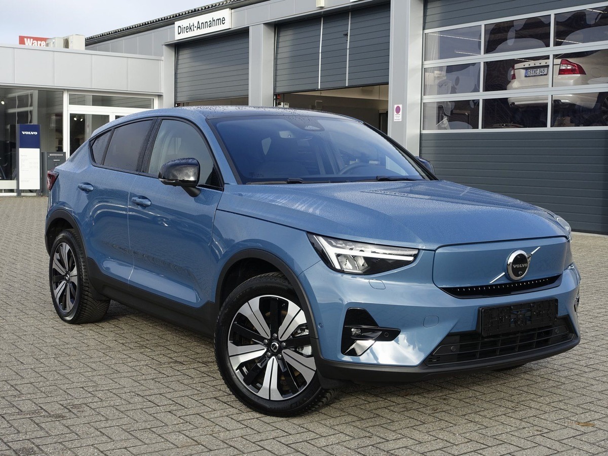 Volvo C40 RECHARGE TWIN 408 FIRST EDITION 75 KW j