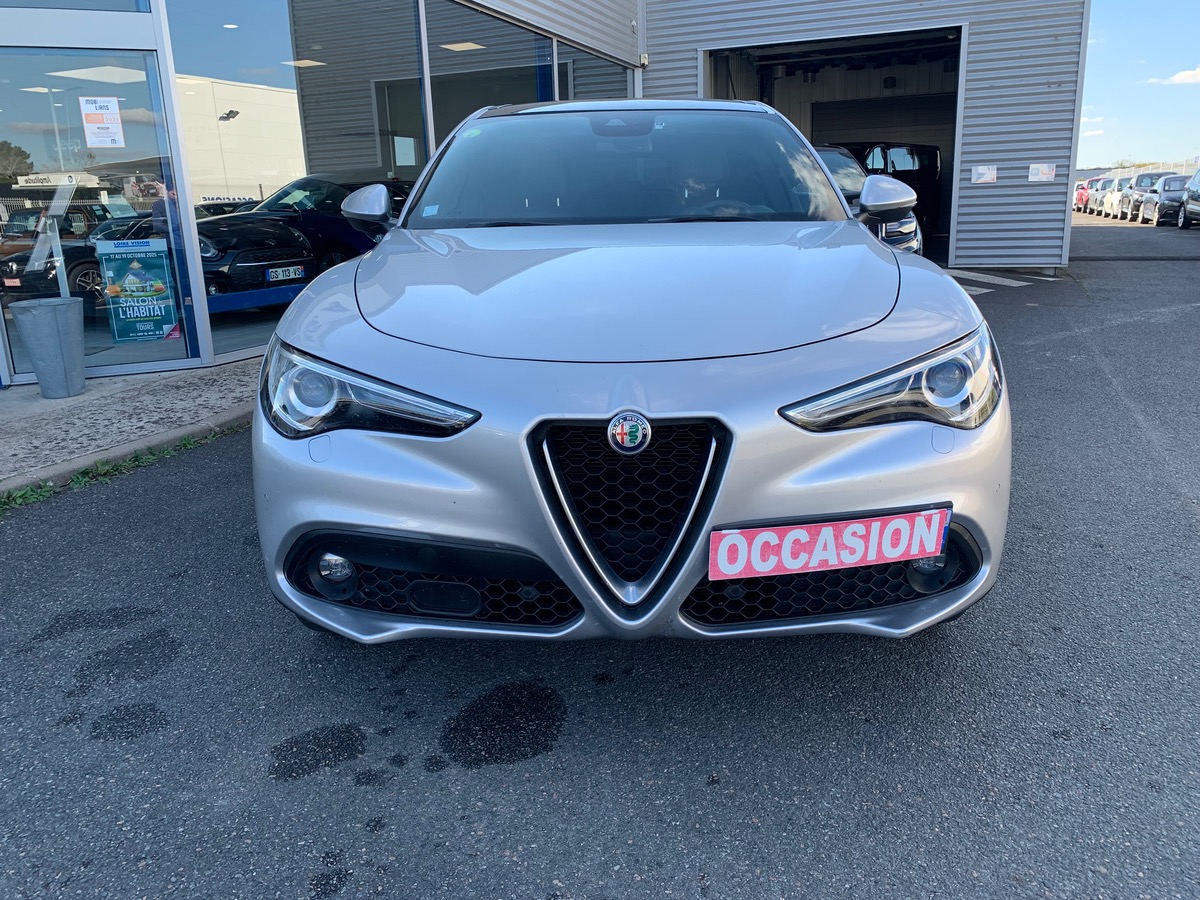 Alfa Romeo Stelvio 210 | Turismo | Toit ouvrant Panoramique | Attelage | Jantes 20" | Caméra recul