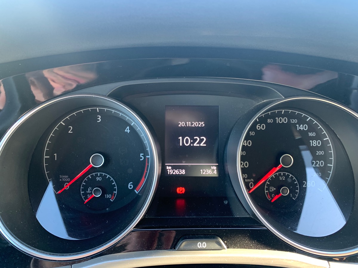 Volkswagen Touran 110 ch | 7 Places | Attelage | GPS | Radar de Stationnement Avant et Arriére