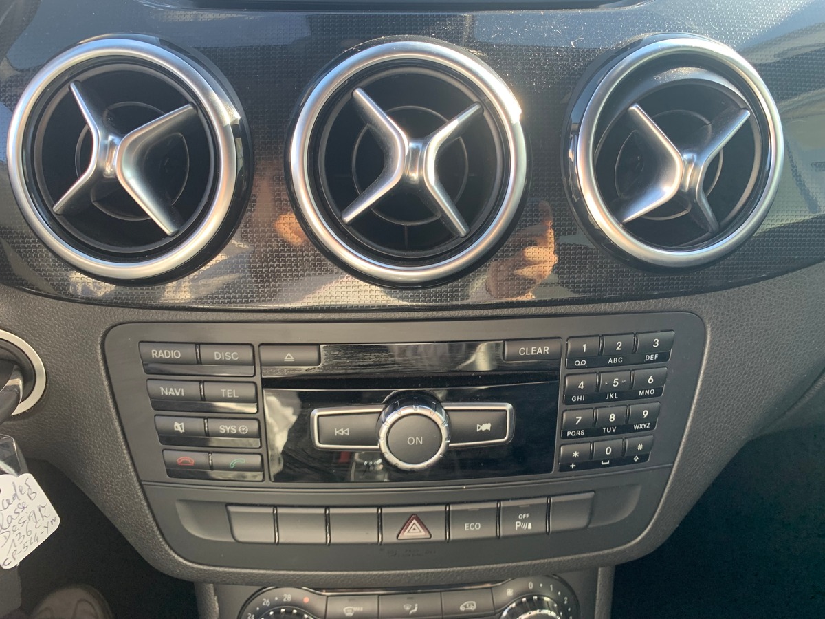 Mercedes-Benz Classe B 136 | Design | Toit ouvrant panoramique | Caméra | Cuir | Régulateur vitesse