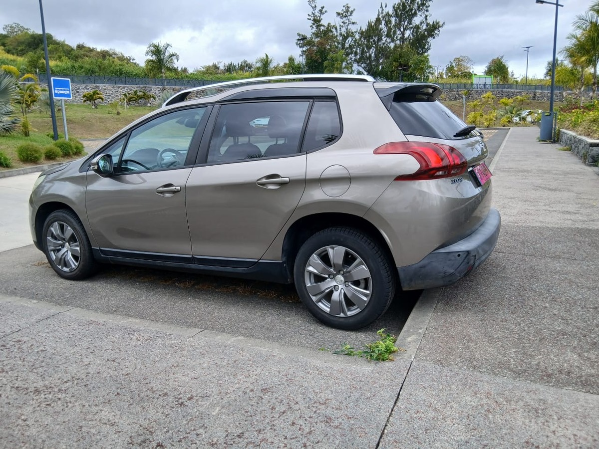 Peugeot 2008 1.2 TURBO ESSENCE 110CV