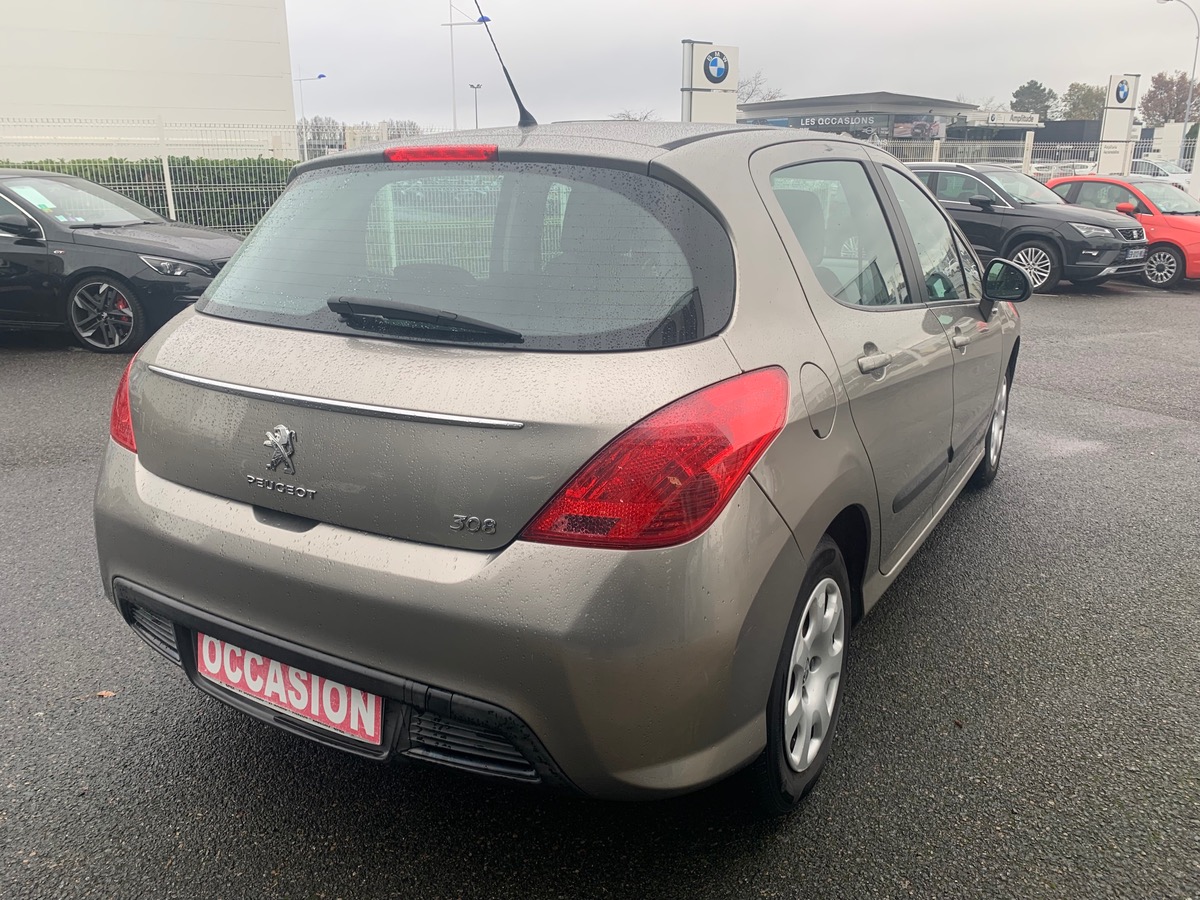 Peugeot 308 120 ch | Rétroviseurs électriques | Climatisation | Sièges rang 2 rabattables à plat