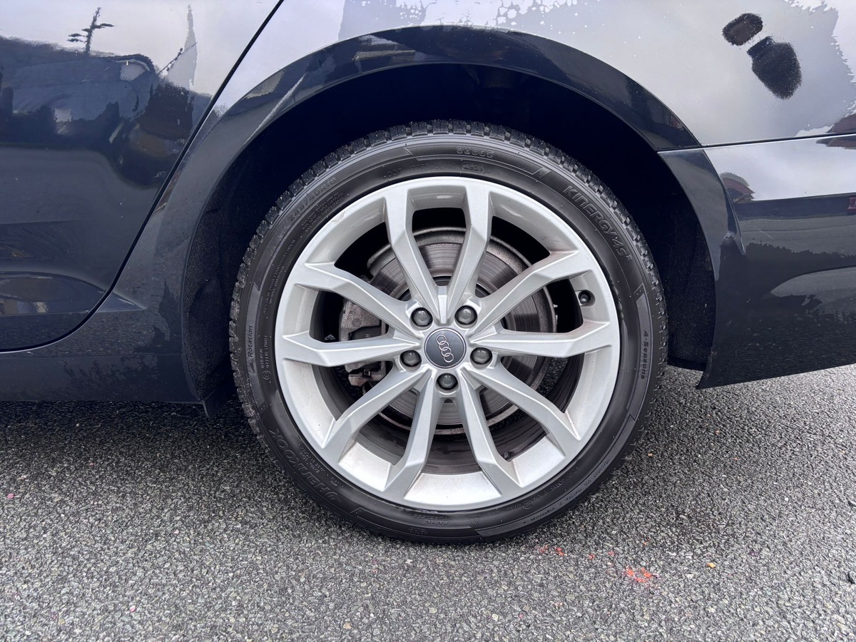 Audi A4 Avant 2.0 TFSI S-Tronic - Française - Suivi d'entretiens - CARPLAY