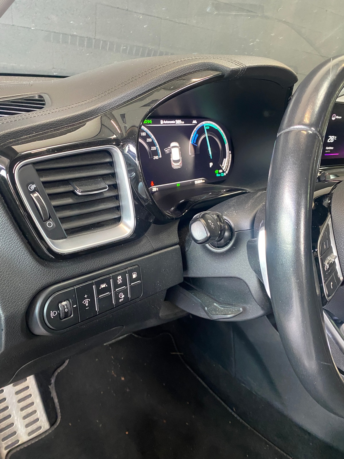Kia XCeed hyb 141