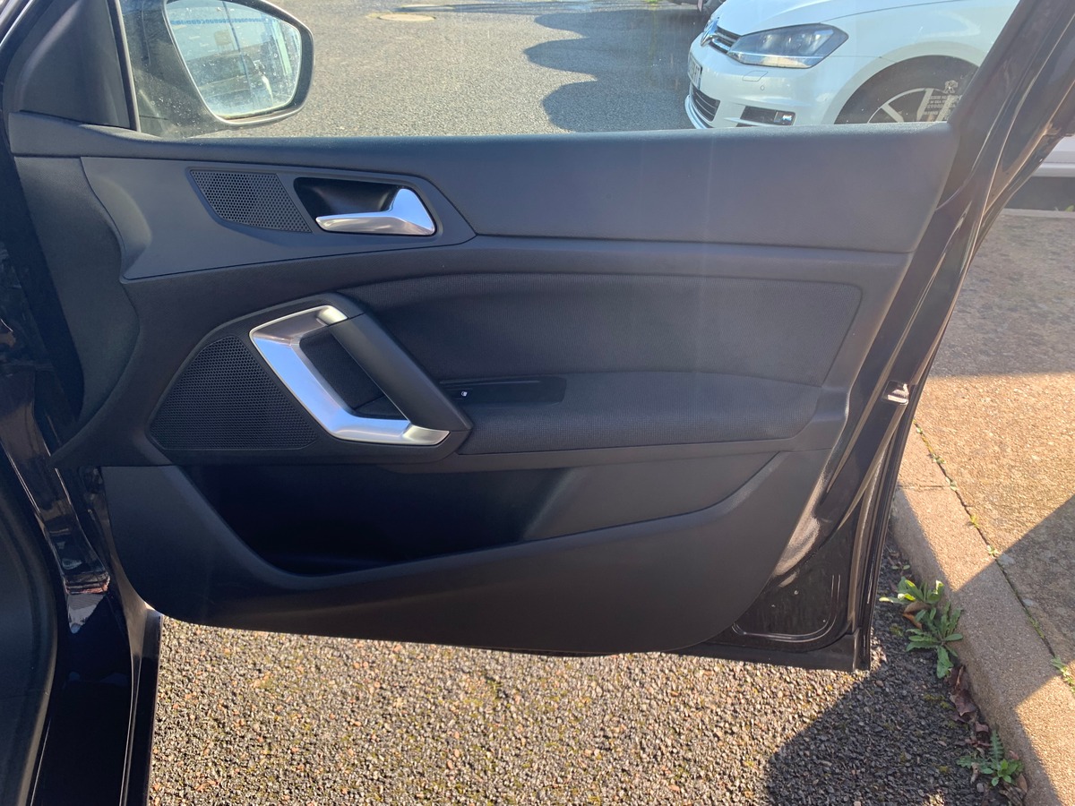 Peugeot 308 130 ch | Allure | Caméra de recul | Apple car play | Régulateur vitesse | Barres de toit